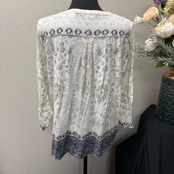 Lucky Brand 2X Boho Mixed Print Henley Top Cream Blue Lace Trim Lightweight - Picture 3 of 6